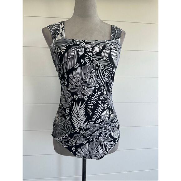 Jantzen Other - Jantzen one-piece wide strap swimsuit Sz 10 NWT